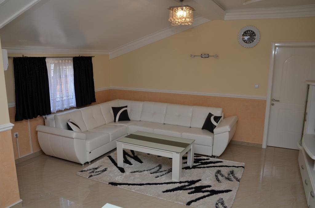 Apartments Royal Menex Požarevac Kamer foto